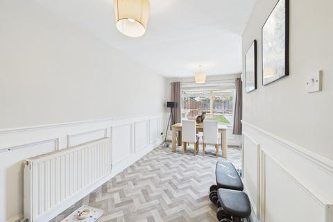 58 Penhill Crescent, Worcester, WR2 5PX