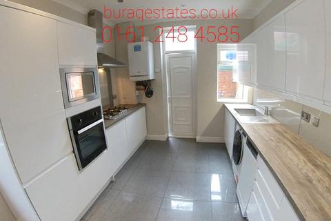 3 bedroom semi-detached house to rent, Slade Lane, Manchester