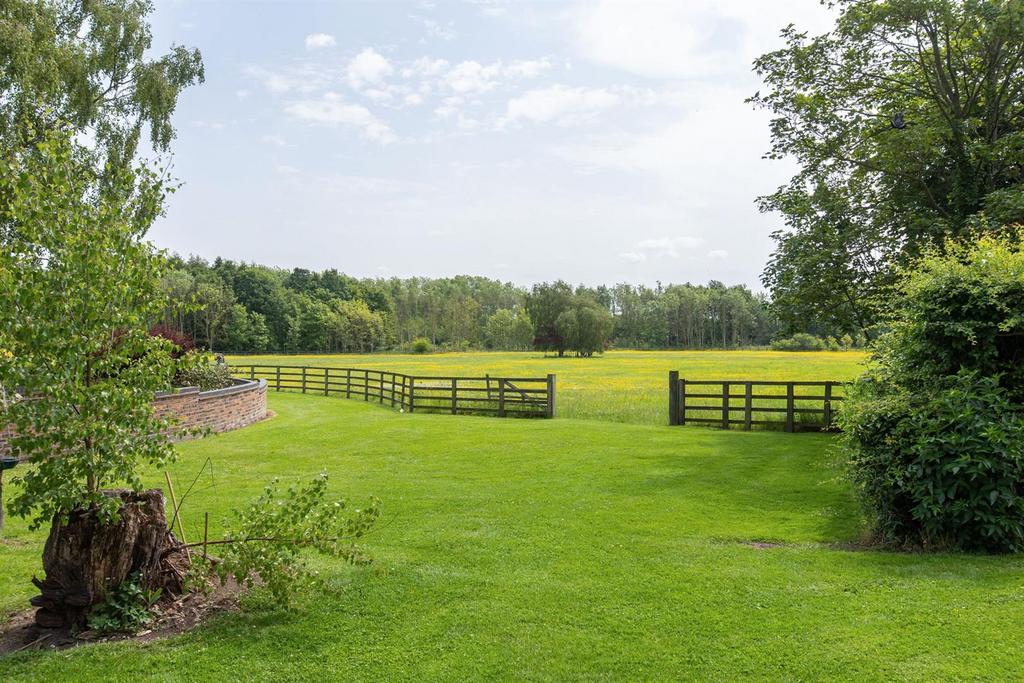 Gardens to Padock