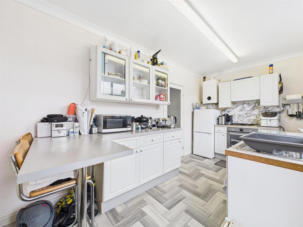 Kitchen: