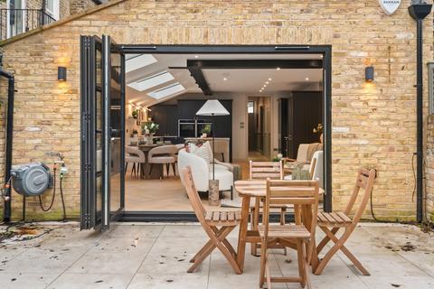 2 bedroom flat for sale, Wardo Avenue, Fulham, London