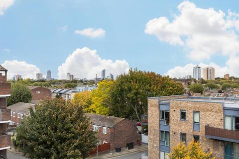 1 bedroom flat for sale, Gideon Road, London