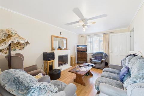 3 bedroom semi-detached house for sale, Studley Meadows, Bridlington