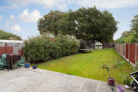 24 Read Road, Ashtead, KT21 2HS
