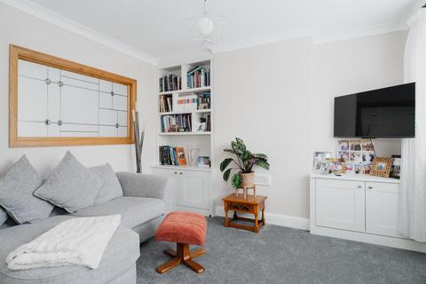 24 Read Road, Ashtead, KT21 2HS