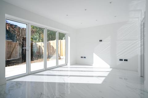 3 bedroom detached bungalow for sale, Heathway, Ascot