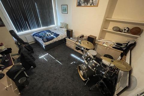 6 bedroom terraced house to rent, Hartley Avenue, Woodhouse, Leeds, LS6 2LP