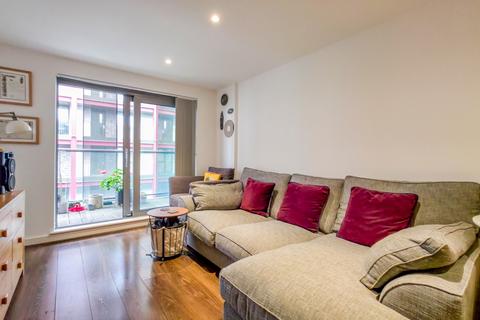 1 bedroom apartment for sale, East Carriage House Royal Carriage Mews, London, SE18