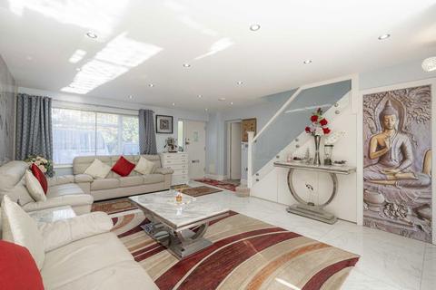 undefined, The Chase, Sunbury-On-Thames TW16