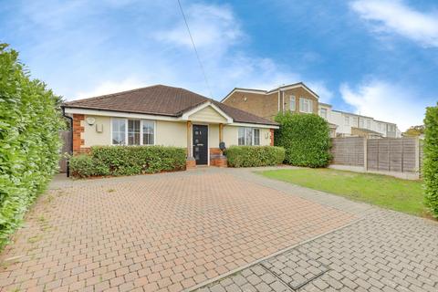 2 bedroom detached bungalow for sale, High Beeches, Benfleet, SS7