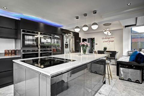4 bedroom detached house for sale, Park Lane, Whitefield, M45