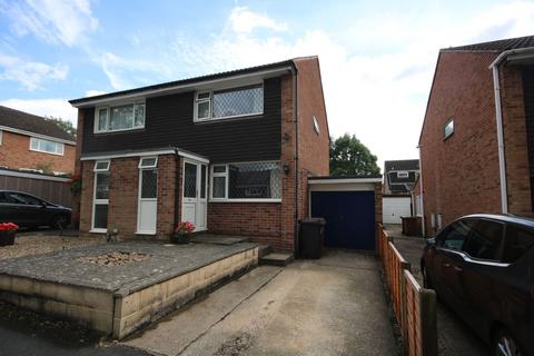 2 bedroom semi-detached house to rent, Branston Crescent, Melton Mowbray, LE13
