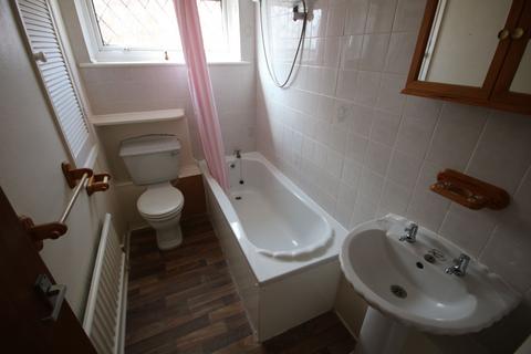 2 bedroom semi-detached house to rent, Branston Crescent, Melton Mowbray, LE13