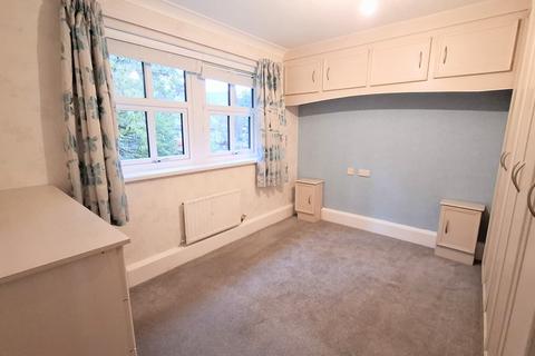undefined, Outram Mews, Uppermill OL3
