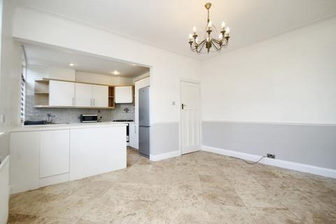 3 bedroom semi-detached house to rent, Broadmead Road, Woodford Green, IG8