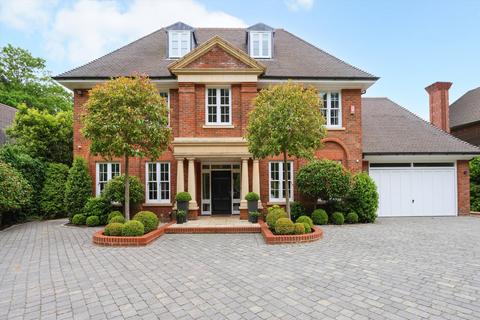 5 bedroom detached house to rent, The Barton, Cobham, Surrey, KT11