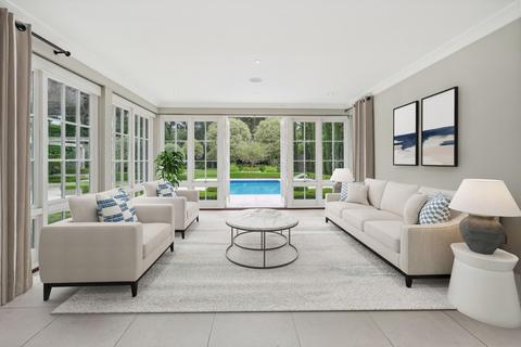 5 bedroom detached house to rent, The Barton, Cobham, Surrey, KT11