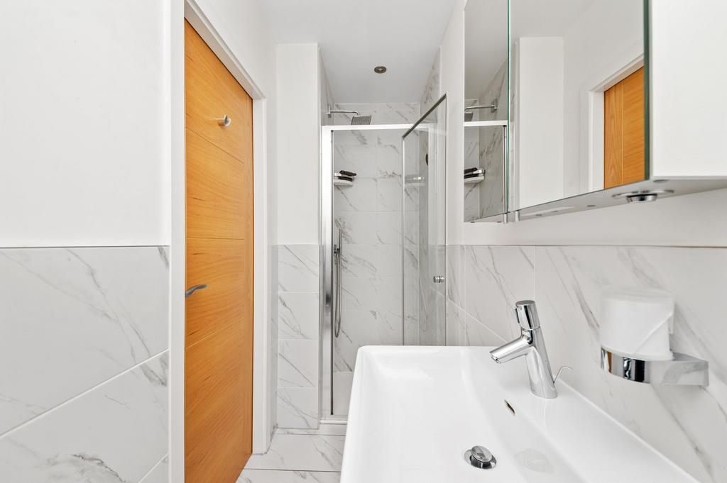 Bedroom one en suite