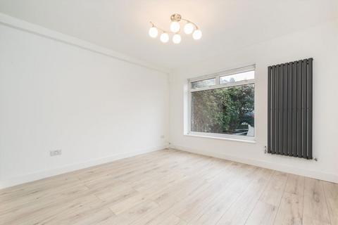undefined, Campbell Close, Twickenham TW2