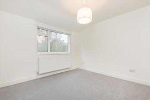 undefined, Campbell Close, Twickenham TW2