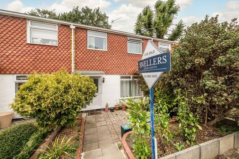 Campbell Close, Twickenham TW2