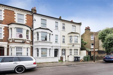 3 bedroom apartment to rent, Arlesford Road, SW9