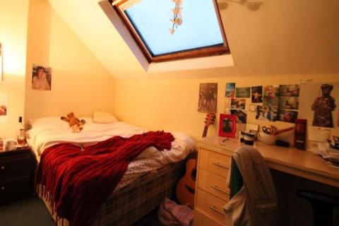 4 bedroom house to rent, Hessle View, Leeds LS6