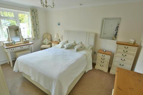 6 Brookside Road, Wimborne, BH21 2BL