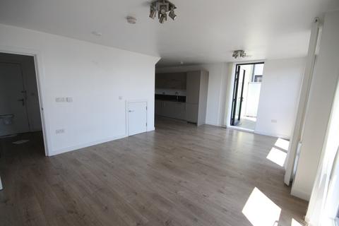 2 bedroom flat to rent, Verney Road