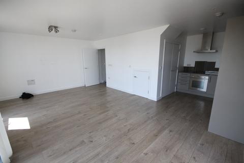 2 bedroom flat to rent, Verney Road