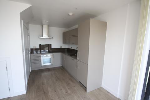 2 bedroom flat to rent, Verney Road