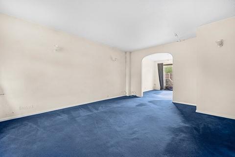 17 Chatfield Drive, Guildford, GU4 7XP