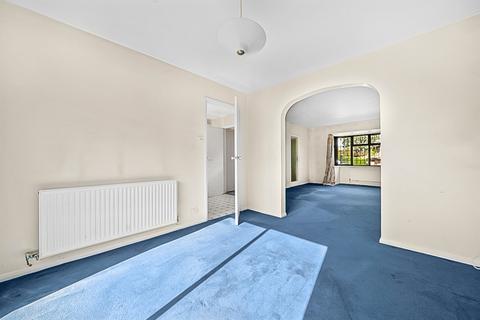 17 Chatfield Drive, Guildford, GU4 7XP