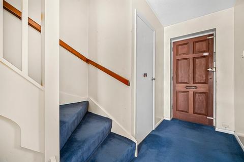 17 Chatfield Drive, Guildford, GU4 7XP