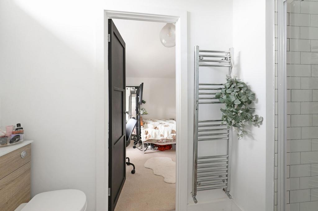 En-Suite 2