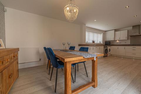 4 bedroom detached house for sale, Foil Close, Rogerstone, NP10