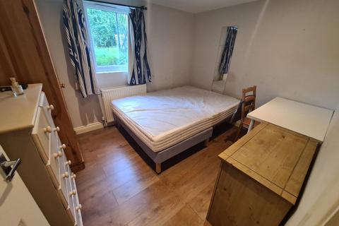 4 bedroom house to rent, Wrangthorn Terrace, Leeds LS6