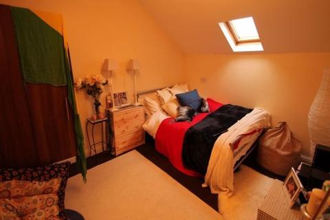 undefined, Brudenell Avenue, Leeds LS6