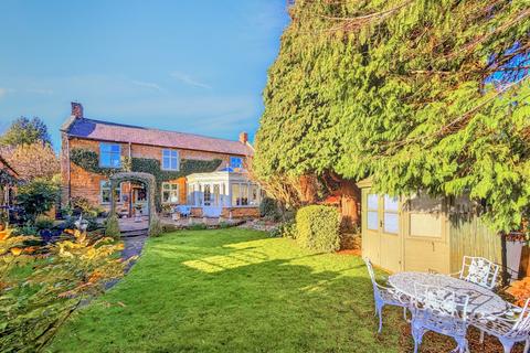 2 bedroom detached house for sale, The Old Cottage, Main Street, Whilton, NN11 2NN