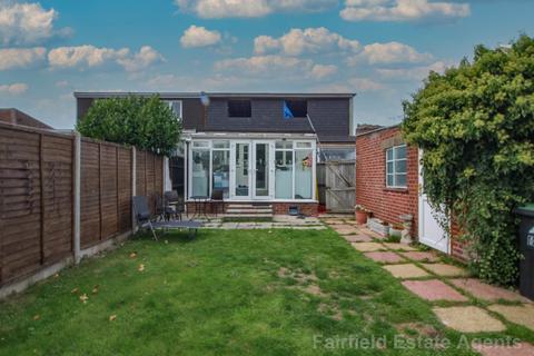 undefined, Penrose Avenue, Carpenders Park