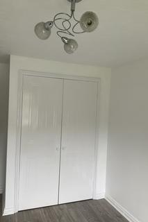 2 bedroom flat for sale, Parry Drive, Weybridge, KT13