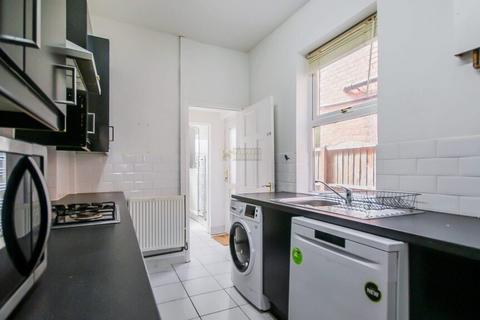 4 bedroom terraced house to rent, Coronation Road, Birmingham B29