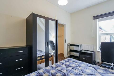 4 bedroom terraced house to rent, Coronation Road, Birmingham B29
