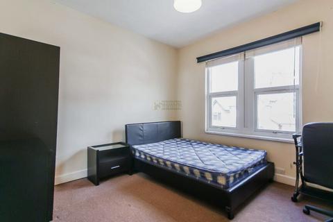 4 bedroom terraced house to rent, Coronation Road, Birmingham B29