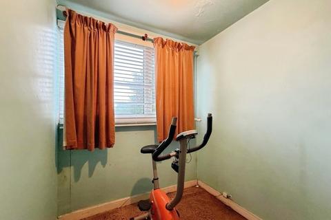 3 bedroom semi-detached house for sale, Suffolk Grove, Leigh