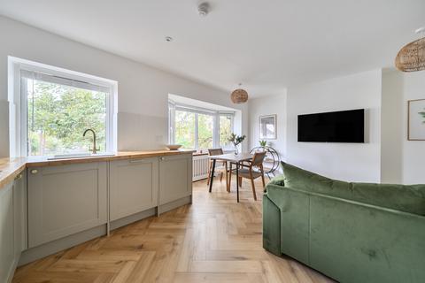 3 bedroom apartment for sale, Figges Road, Mitcham CR4