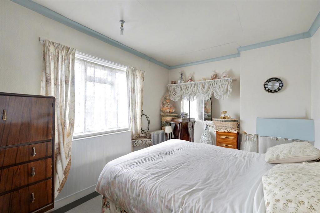 Bedroom 1 1.jpeg