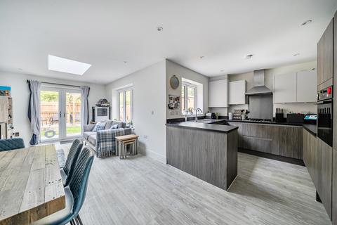 3 bedroom semi-detached house for sale, Hurley Drive, Bracknell, Berkshire