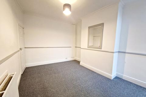 3 bedroom terraced house to rent, Henry Street, Prestwich, M25