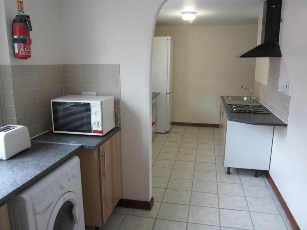 Kitchen and Breakfas